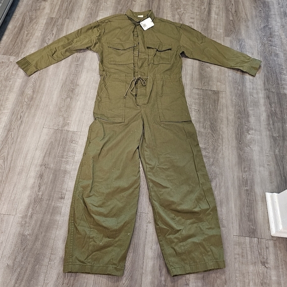 Levi’s Women NWT Medium Olive Green Jumpsuit - Picture 1 of 14